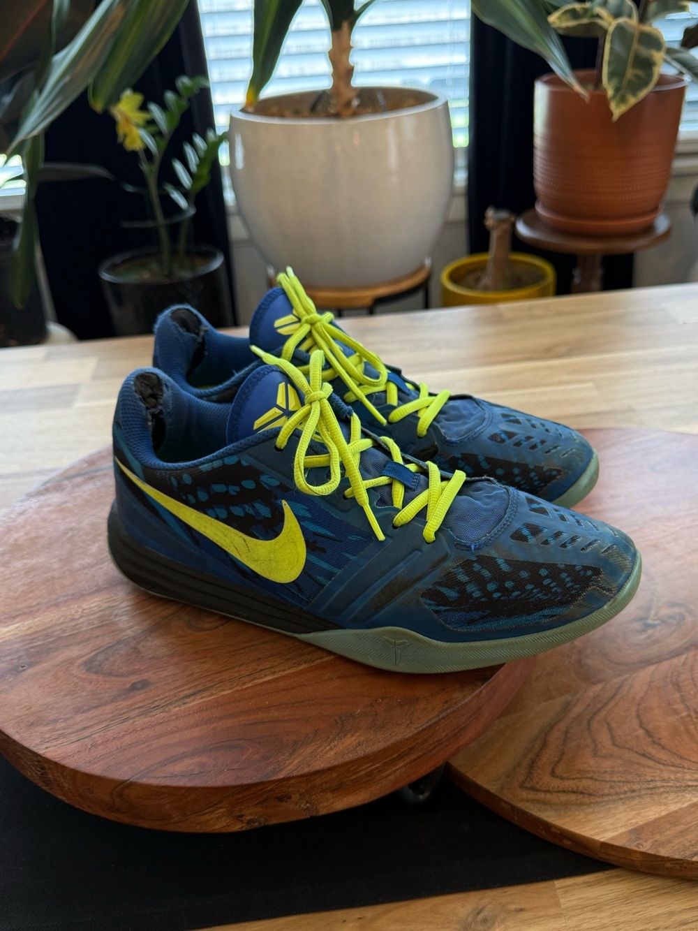 Nike KB Mentality Royal Blue Volt Athletic Shoes - Men’s Size 10
